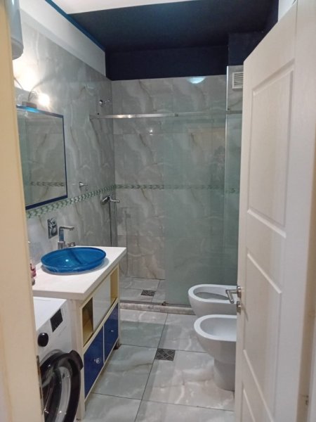 Tirane, jepet me qera apartament 2+1 Kati 3, 115 m² 600 € (KRISTAL CENTER)