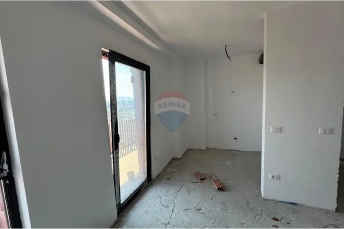 Tirane, jepet me qera zyre , 159 m² 1.500 € (Rruga e Kavajes)