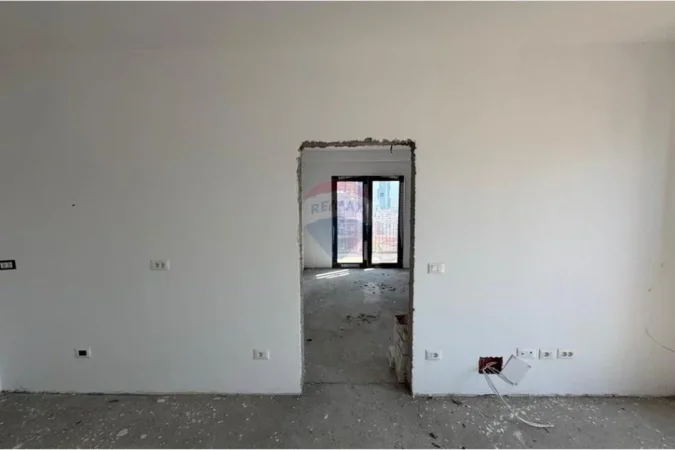 Tirane, jepet me qera zyre , 159 m² 1.500 € (Rruga e Kavajes)