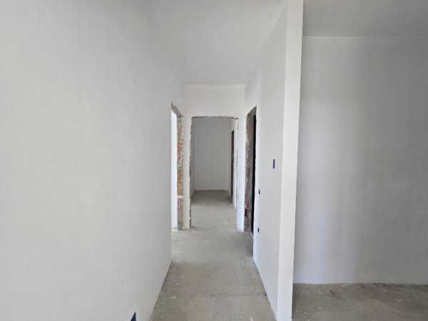 Tirane, shitet apartament 2+1+Ballkon Kati 3, 112 m² 224.000 € 