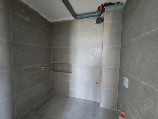 Tirane, shitet apartament 2+1+Ballkon Kati 3, 112 m² 224.000 € 