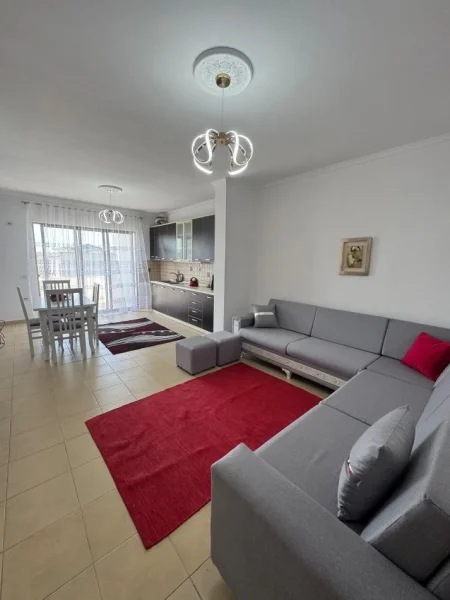 Tirane, shes apartament 2+1+Ballkon Kati 4, 96 m² 129.000 € (Prane restorant fresku)
