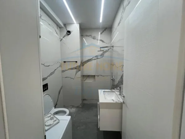 0683487469 Tirane, jepet me qera apartament 2+1 Kati 1, 100 m² (Liqeni i Thate , Tek Lul Morina)