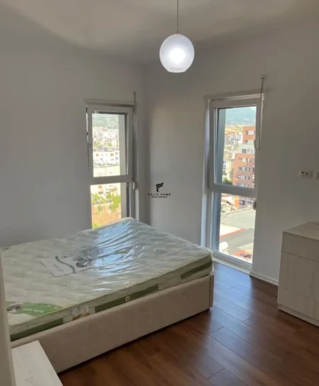 Tirane, jepet me qera apartament 1+1 Kati 8, 65 m² 600 € (PAZARI RI)