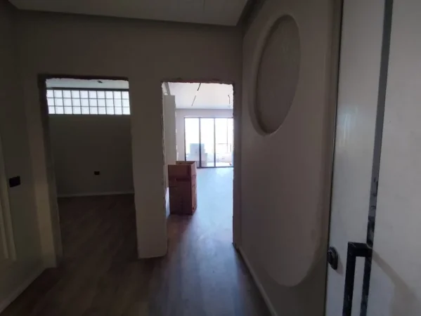 Tirane, shes apartament 2+1+Ballkon Kati 5, 118 m² 280.000 € (liqeni i thate)