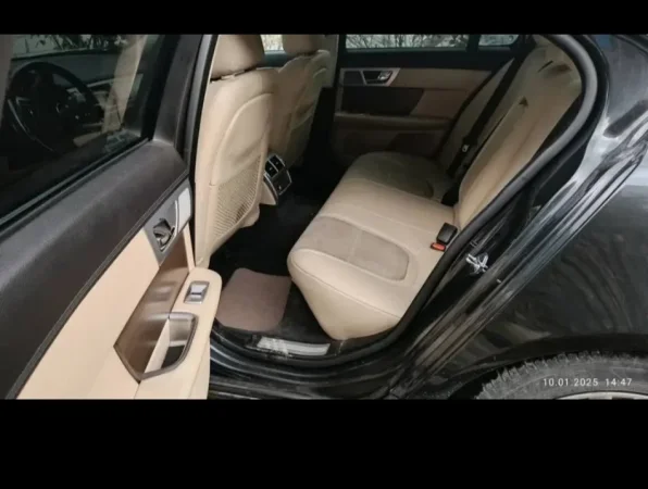 Berat, shitet makine Jaguar xf Nafte, e zeze automatik 250.000 km 9.000 €