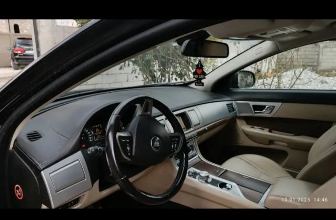 Berat, shitet makine Jaguar xf Nafte, e zeze automatik 250.000 km 9.000 €