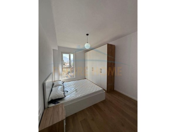 Tirane, jepet me qera apartament 2+1+Ballkon Kati 3, 93 m² 750 € (Komleksi Trio Tower)