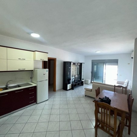 Durres, jepet me qera apartament 2+1+Ballkon Kati 10, 95 m² 300 € (POLICIA DURRES)