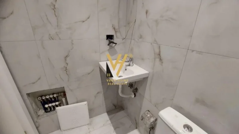 Tirane, jepet me qera ambjent biznesi Kati 0, 55 m² 500 € (MYSLYM SHYRI)