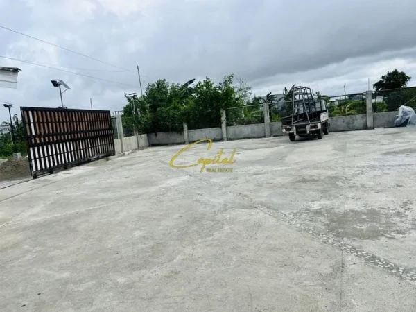 Tirane, jepet me qera toke , 600 m² (ISH SHESHI SHQIPONJA)