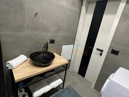 Tirane, jap me qera apartament 2+1+Ballkon Kati 9, 105 m² 1.400 € (rruga e kosovarve)