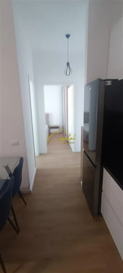 Tirane, jepet me qera apartament 1+1 Kati 4, 57 m² 500 € (ALI DEMI)