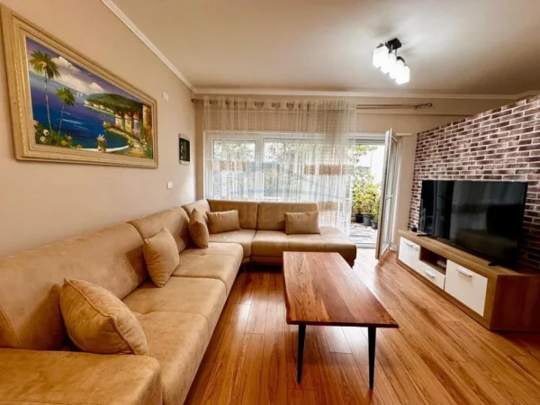 Tirane, jepet me qera apartament duplex 2+1+Ballkon Kati 1, 109 m² 700 € (Rezidenca Kodra e Diellit 1)