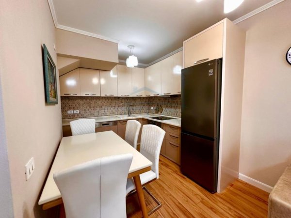 Tirane, jepet me qera apartament duplex 2+1+Ballkon Kati 1, 109 m² 700 € (Rezidenca Kodra e Diellit 1)
