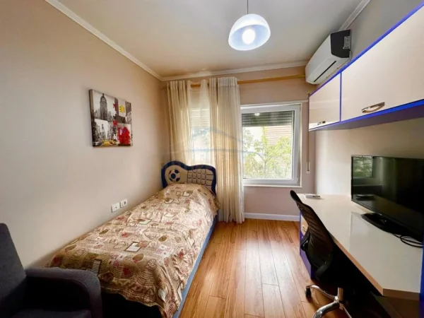 Tirane, jepet me qera apartament duplex 2+1+Ballkon Kati 1, 109 m² 700 € (Rezidenca Kodra e Diellit 1)