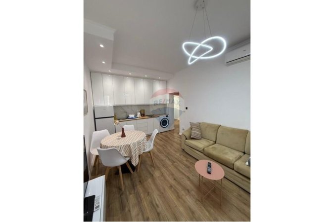 Shqiperi, jepet me qera apartament 1+1 Kati 5, 650 € 