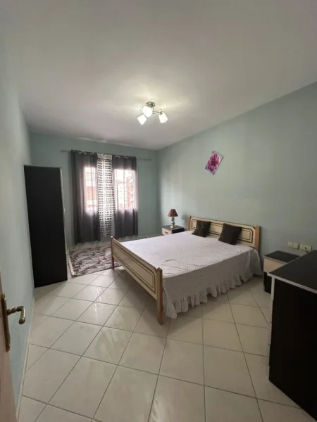 Shqiperi, jepet me qera apartament 2+1 Kati 3, 106 m² (Rruga Loni Ligori)