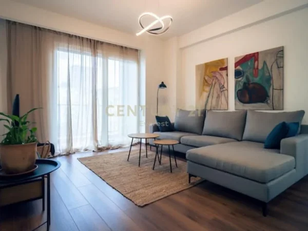 Tirane, shitet apartament 1+1 Kati 3, 60 m² 185.000 € (21 Dhjetori)