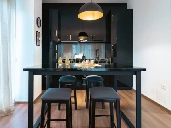 Tirane, shitet apartament 1+1 Kati 3, 60 m² 185.000 € (21 Dhjetori)