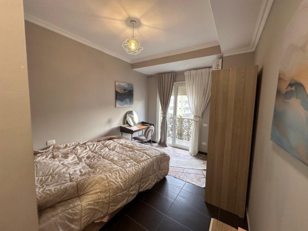 Tirane, jepet me qera apartament 2+1 Kati 7, 1.000 € 