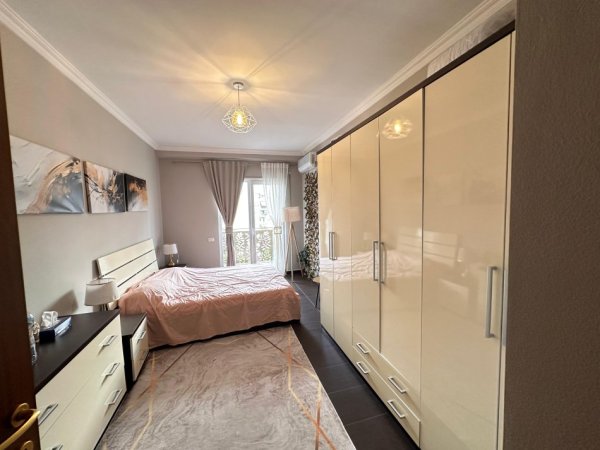 Tirane, jepet me qera apartament 2+1 Kati 7, 1.000 € 