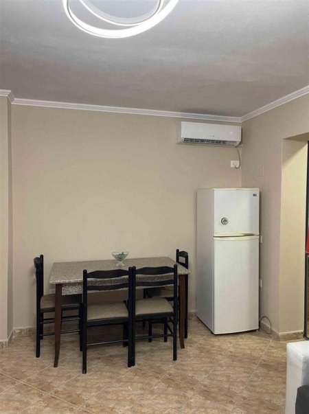 Tirane, jepet me qera apartament 1+1 Kati 5, 60 m² 480 € (rruga e dibres)