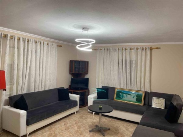 Tirane, jepet me qera apartament 1+1 Kati 5, 60 m² 480 € (rruga e dibres)