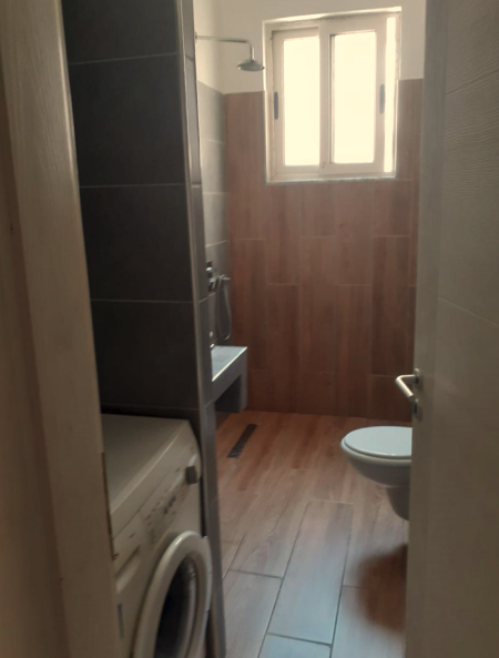 Tirane, shes apartament 1+1+Ballkon Kati 1, 70 m² 74.500 € (Fresku)