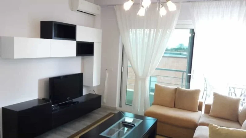 Tirane, jepet me qera apartament 2+1 Kati 5, 105 m² 650 € (liqeni i thate)