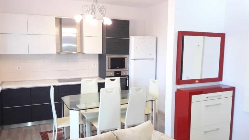 Tirane, jepet me qera apartament 2+1 Kati 5, 105 m² 650 € (liqeni i thate)