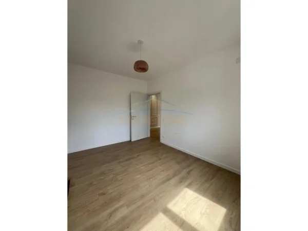 Kavaje, shitet apartament 2+1+Ballkon Kati 2, 93 m² 140.000 € (Golem)