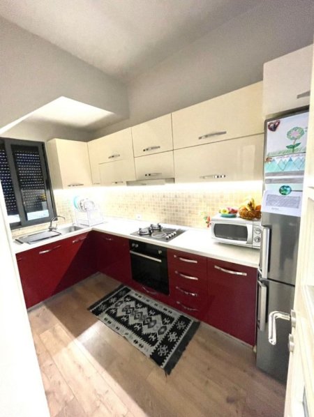 Tirane, shitet Vile Kati 4, 840 m² (Rruga 5 Maji)