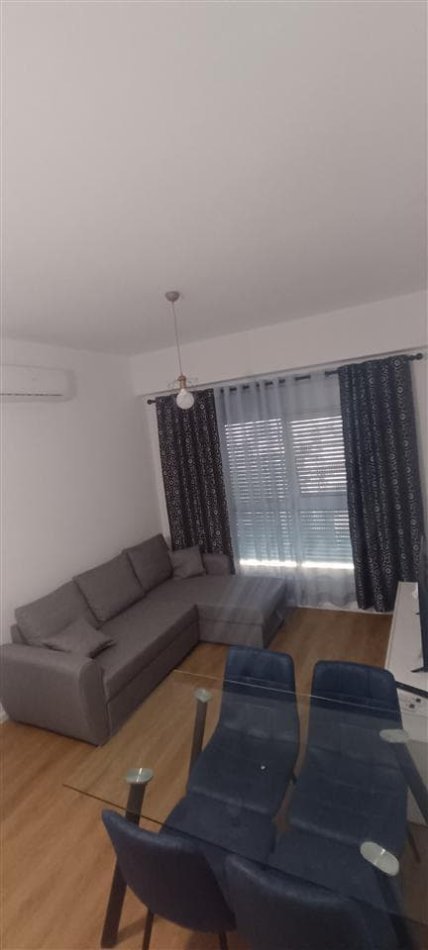 Tirane, jepet me qera apartament 1+1+Ballkon Kati 4, 55 m² 500 € (pasho hysa)