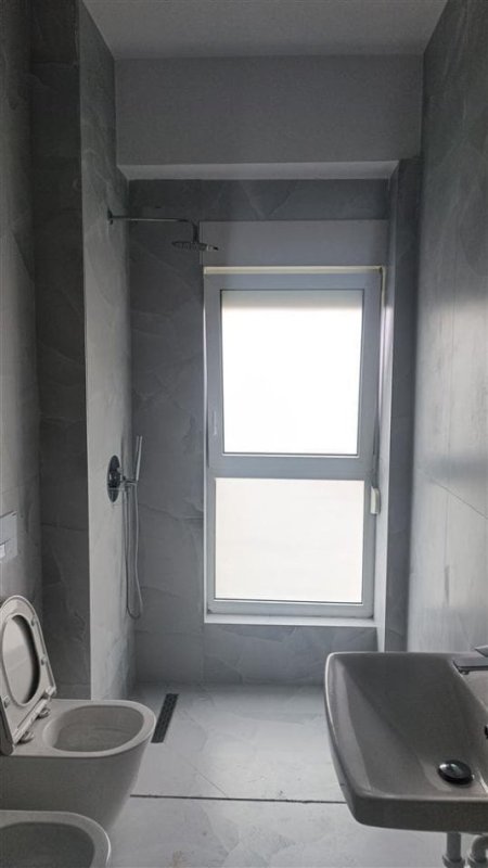 Tirane, jepet me qera apartament 1+1+Ballkon Kati 4, 55 m² 500 € (pasho hysa)