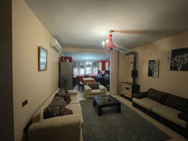 Tirane, jepet me qera apartament 3+1 Kati 5, 120 m² 700 € (rruga e elbasanit)