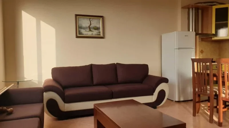 Tirane, jepet me qera apartament 1+1+Ballkon Kati 10, 65 m² 550 € (tek Ish-Ekspozita)