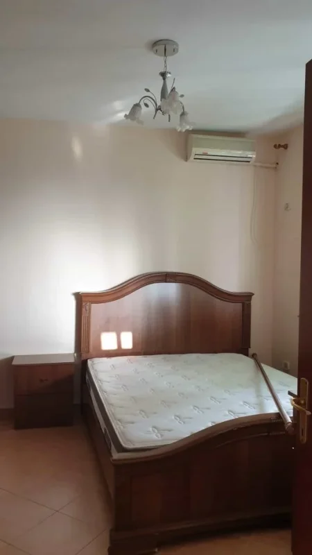 Tirane, jepet me qera apartament 1+1+Ballkon Kati 10, 65 m² 550 € (tek Ish-Ekspozita)