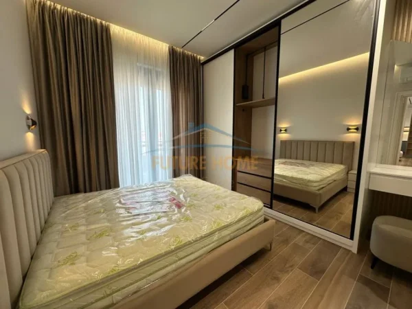 Tirane, jepet me qera apartament 2+1+ Verande + Parking Kati 8, 117 m² 1.500 € (Kompleksi Delijorgji)