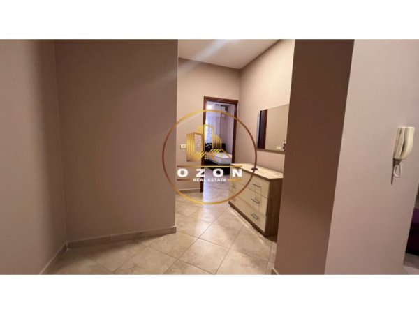 Tirane, jepet me qera apartament 3+1 Kati 6, 121 m² 800 € (Stacioni i Trenit)