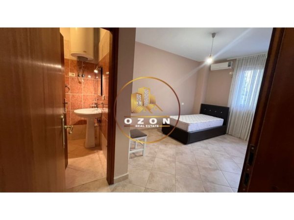 Tirane, jepet me qera apartament 3+1 Kati 6, 121 m² 800 € (Stacioni i Trenit)