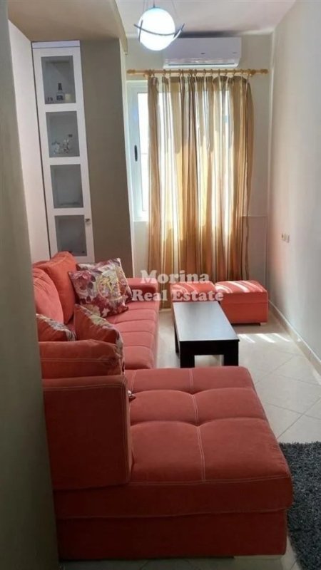 Tirane, jepet me qera apartament 1+1 Kati 3, 73 m² 450 € (Fresku)