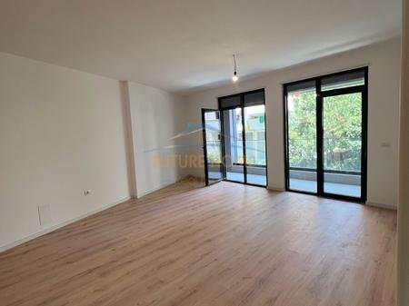 Tirane, shitet apartament 2+1+2+Ballkon Kati 1, 130 m² 279.500 € (Kopshti Zoologjik)