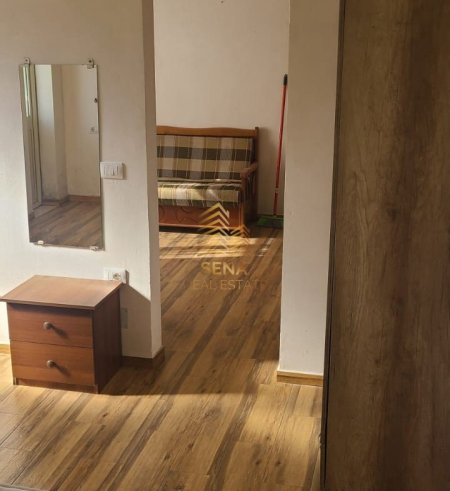 Tirane, jepet me qera shtepi 1+1+Ballkon Kati 2, 53 m² 300 € (Rruga Mihal Grameno)