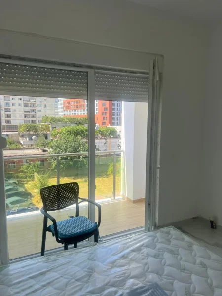 Tirane, jepet me qera apartament 1+1+Ballkon Kati 3, 65 m² 400 € (Astir)
