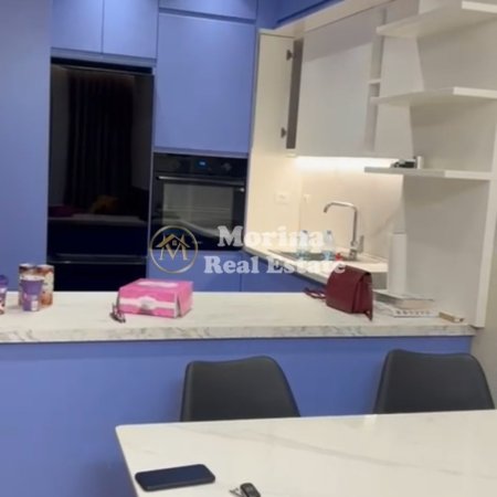 Tirane, jepet me qera apartament 2+1 Kati 5, 105 m² 700 € (21 Dhjetori-Kompleksi Kontakt)