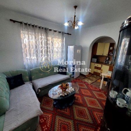 Tirane, jepet me qera apartament 2+1 Kati 3, 75 m² 450 € (Ferit Xhajko)