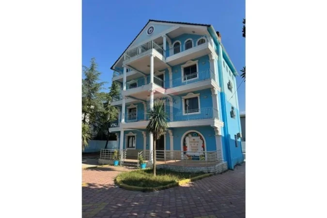 Tirane, jepet me qera ambjent biznesi , 600 m² 4.500 € 