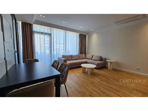 Tirane, shes apartament 2+1+2 +POST PARKIMI , 140 m² 480.000 € (Lake View, Liqeni i Tiranes)