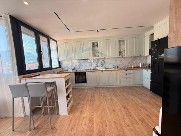 Tirane, jepet me qera apartament 2+1 Kati 8, 100 m² 1.200 € (Rruga e Elbasanit)